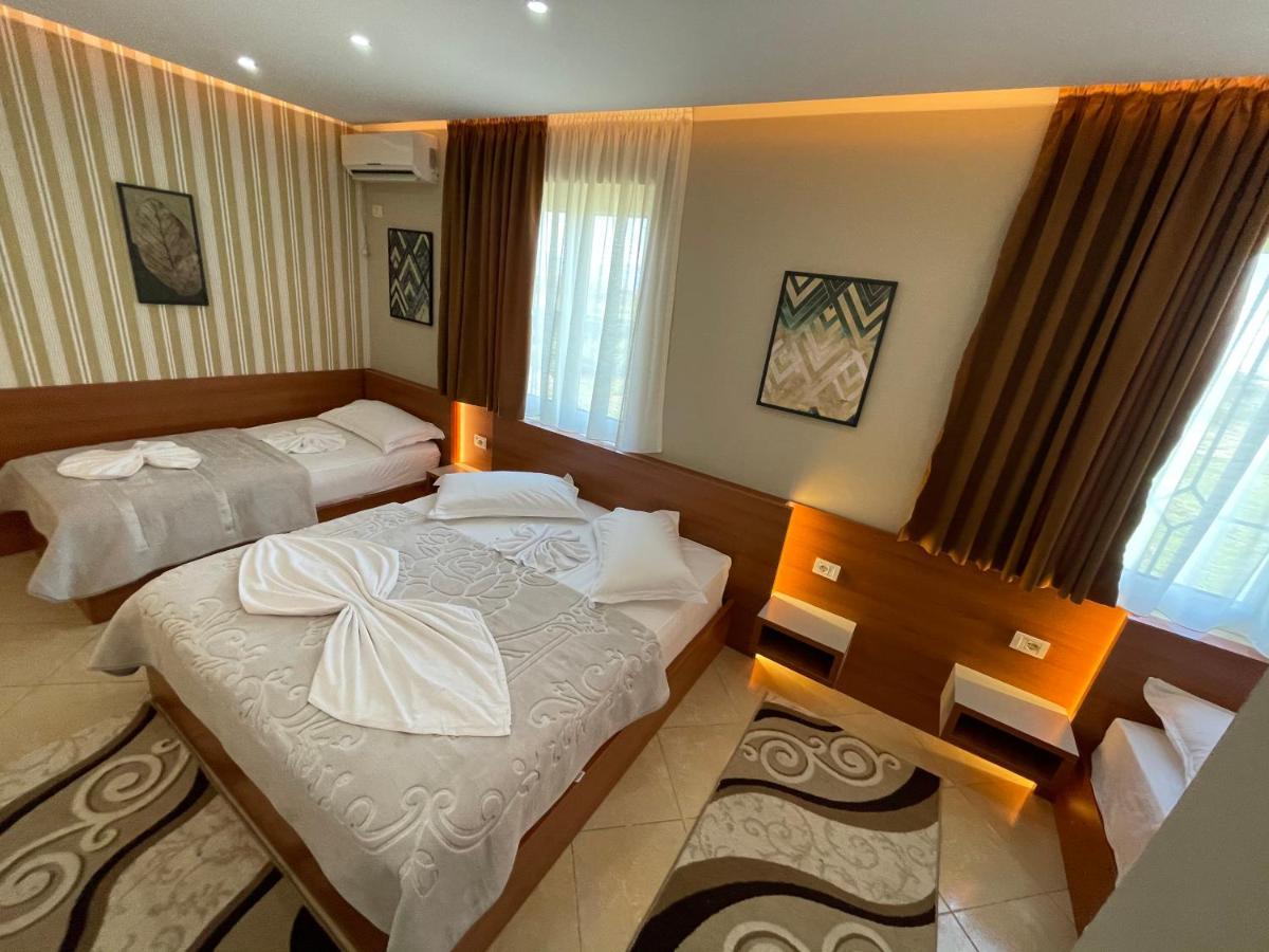 Hotel Emigranti Shkodër エクステリア 写真