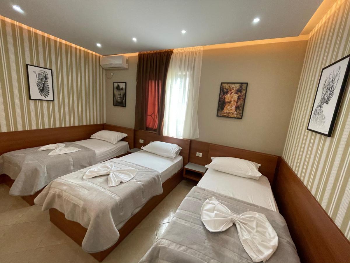 Hotel Emigranti Shkodër エクステリア 写真