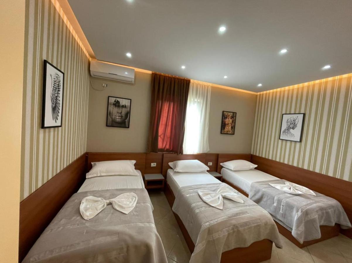 Hotel Emigranti Shkodër エクステリア 写真