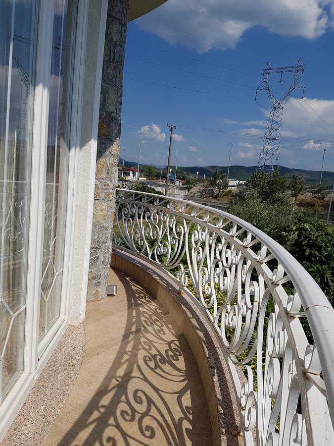 Hotel Emigranti Shkodër エクステリア 写真