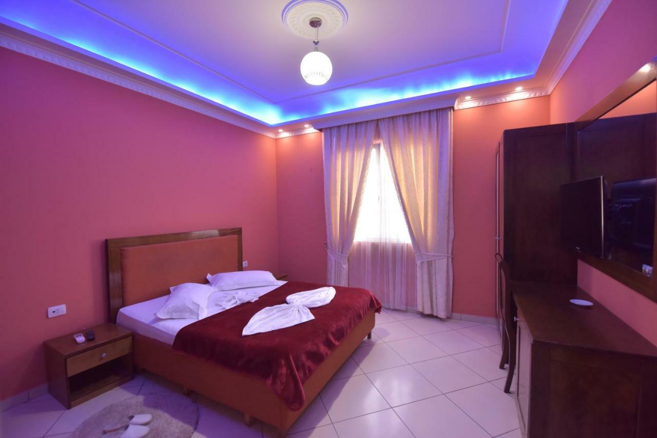 Hotel Emigranti Shkodër エクステリア 写真