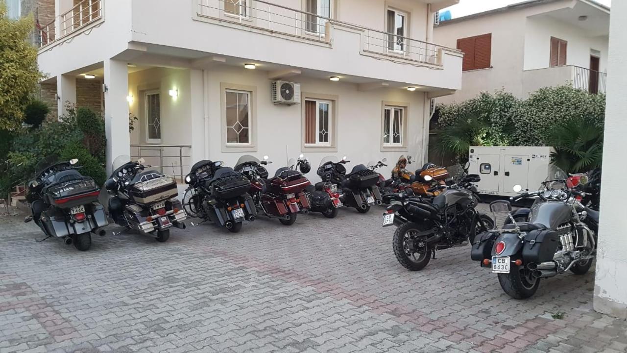 Hotel Emigranti Shkodër エクステリア 写真